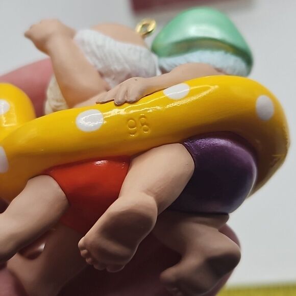 Hallmark Keepsake Ornament 1998 The Clauses On Vacation 2nd In The Series - Picture 11 of 16